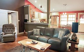 2Br Cottage Surrounded By Nature